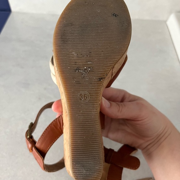 Brown’s wedge heels - Picture 3 of 7